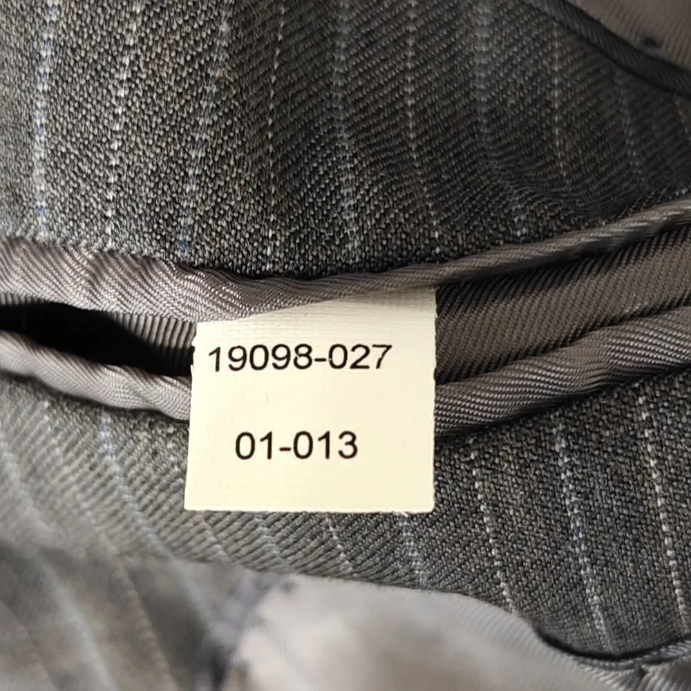 Brooks Brothers 346 Men's Sport Coat Blazer Two Button Gray Pinstriped‎ Wool 40R